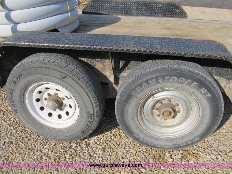 image for item B2789 2004 Stillwater 20' flatbed equipment trailer