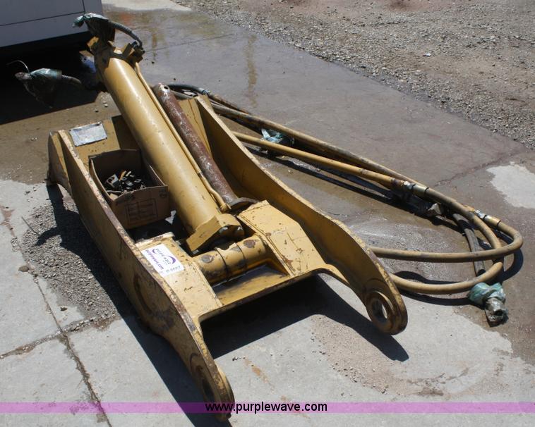 image for item B6622 Hydraulic thumb attachment for Caterpillar 320 excavator