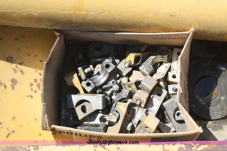 image for item B6622 Hydraulic thumb attachment for Caterpillar 320 excavator