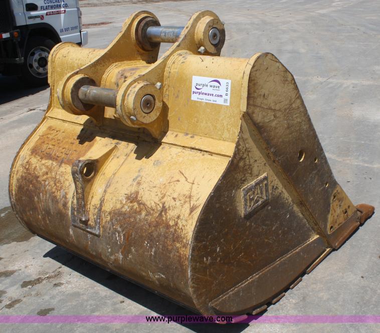 image for item B6633 Caterpillar 54" bucket