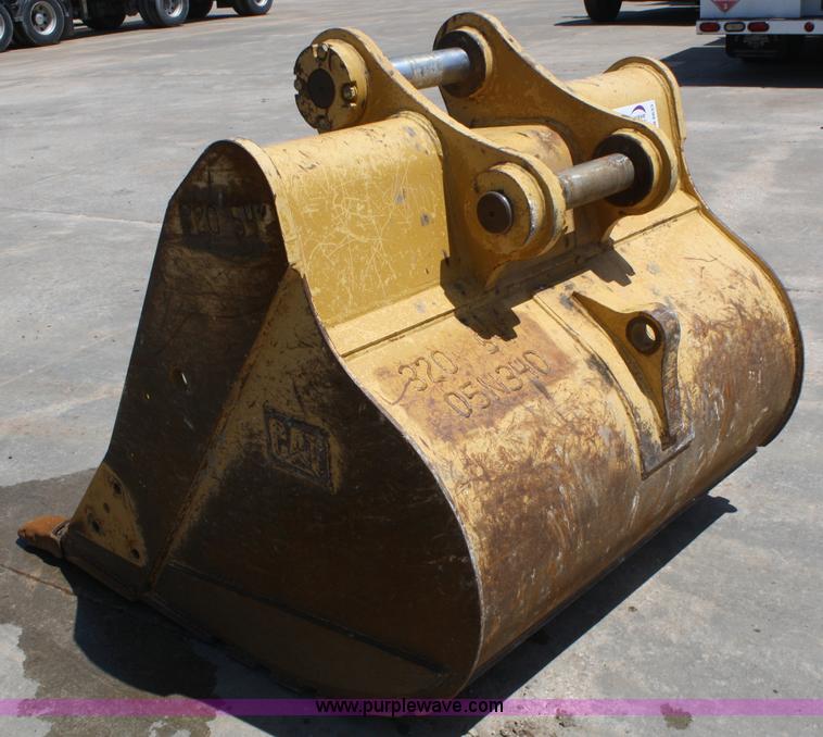 image for item B6633 Caterpillar 54" bucket