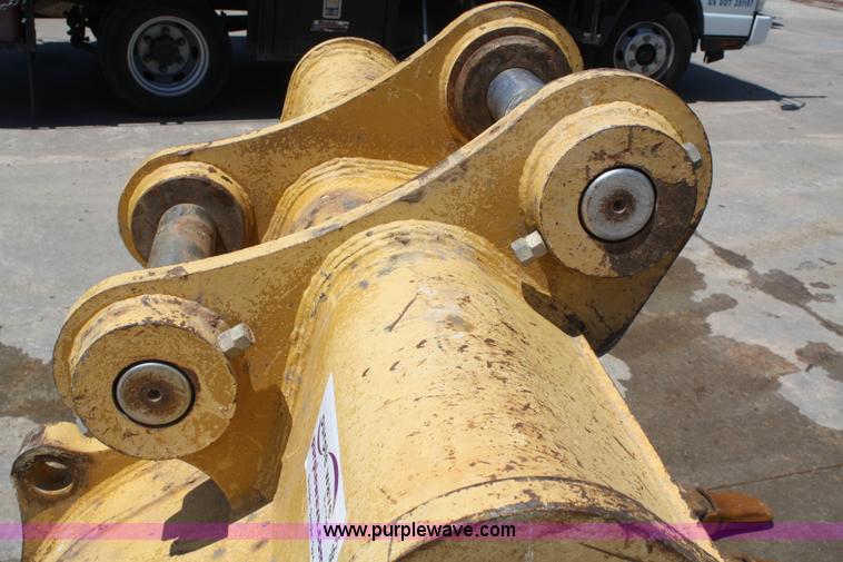 image for item B6633 Caterpillar 54" bucket