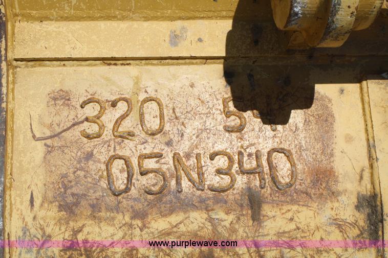 image for item B6633 Caterpillar 54" bucket