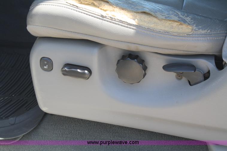 image for item B6637 2005 Ford F350 Super Duty extended cab pickup truck