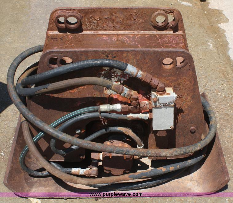 image for item B6640 Vibratory compactor backhoe attachment