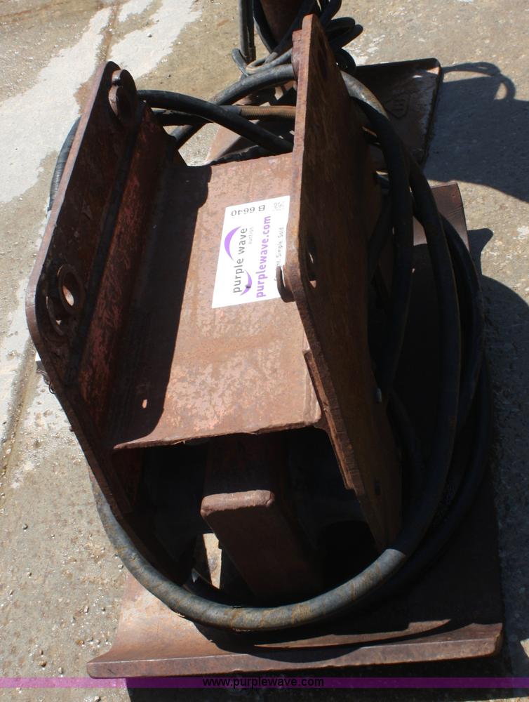 image for item B6640 Vibratory compactor backhoe attachment