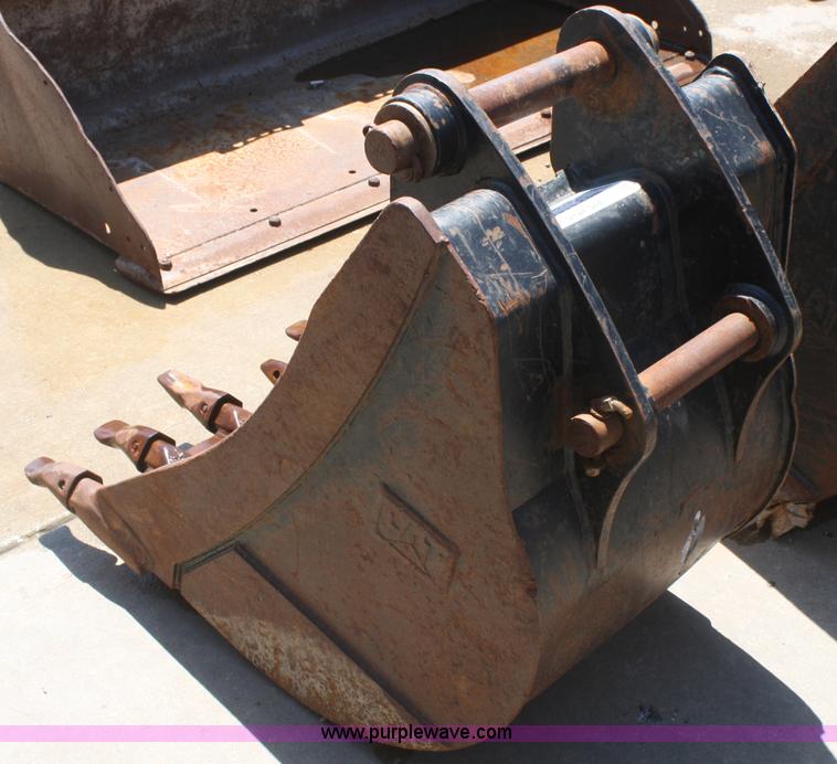 image for item B6642 Caterpillar 24" backhoe bucket