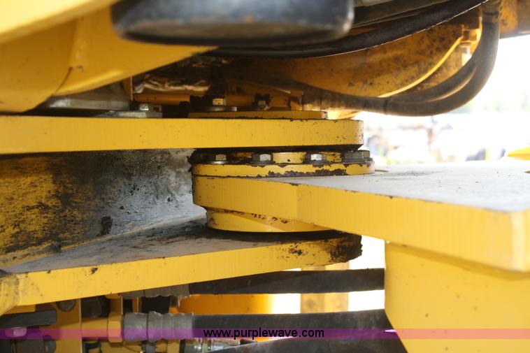image for item B6811 2000 Komatsu WA320-3MC wheel loader