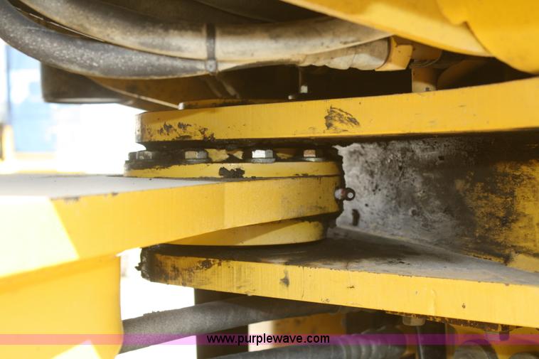 image for item B6811 2000 Komatsu WA320-3MC wheel loader