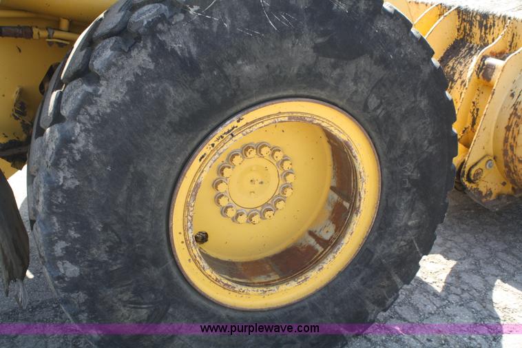 image for item B6811 2000 Komatsu WA320-3MC wheel loader