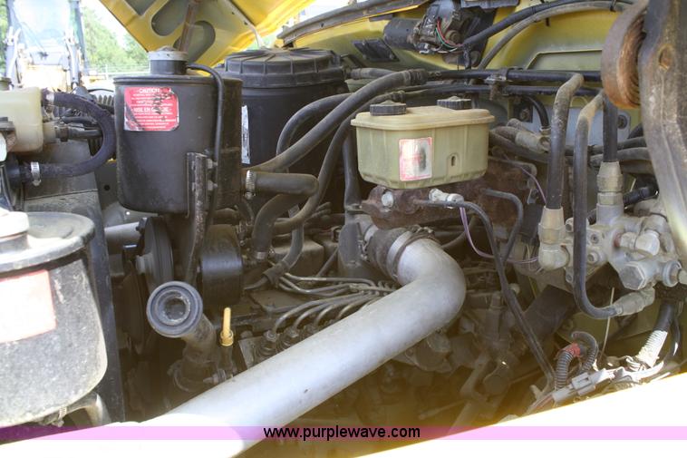 image for item B6822 1994 Ford F700 dump truck