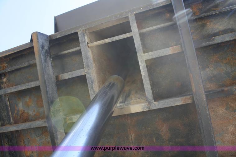 image for item B6822 1994 Ford F700 dump truck