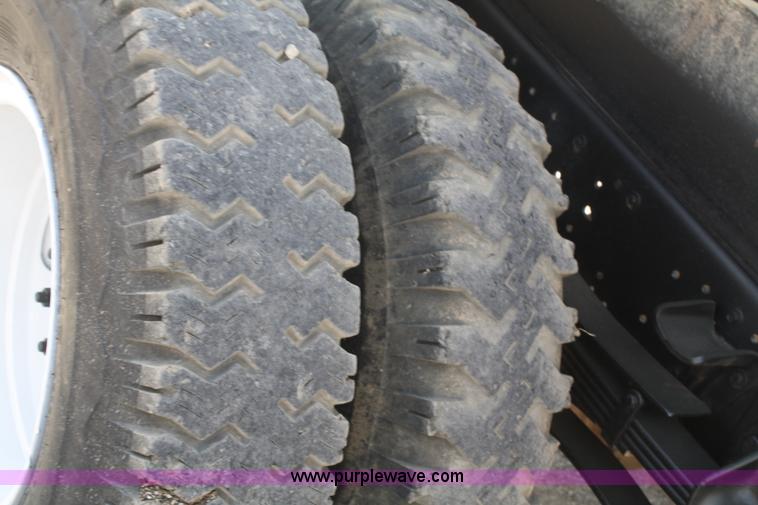 image for item B6822 1994 Ford F700 dump truck