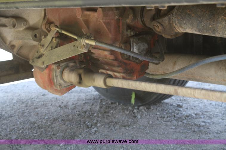 image for item B6822 1994 Ford F700 dump truck