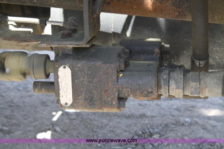 image for item B6822 1994 Ford F700 dump truck