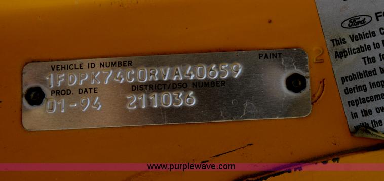 image for item B6822 1994 Ford F700 dump truck