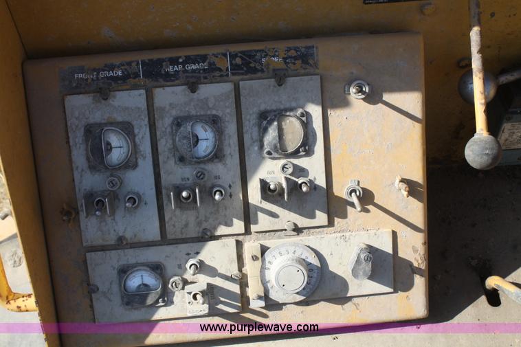 image for item B6833 Gomaco GT6200 curb machine