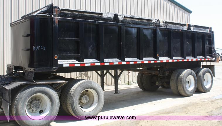 image for item B6848 1999 26' end dump trailer