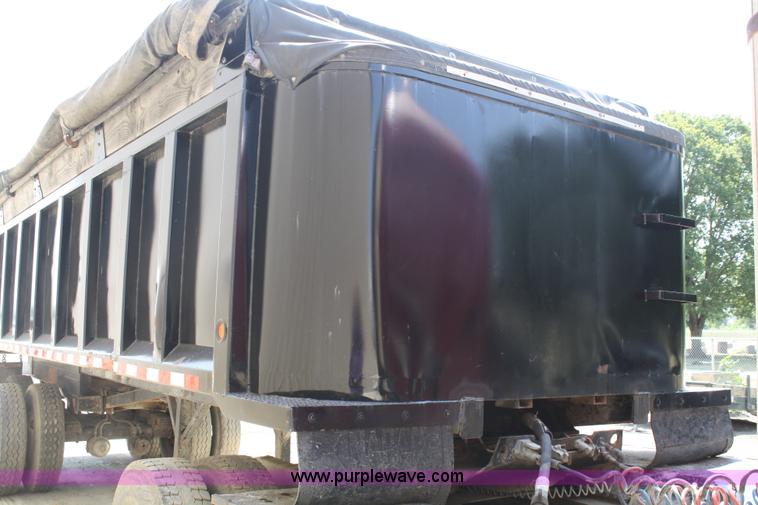 image for item B6848 1999 26' end dump trailer