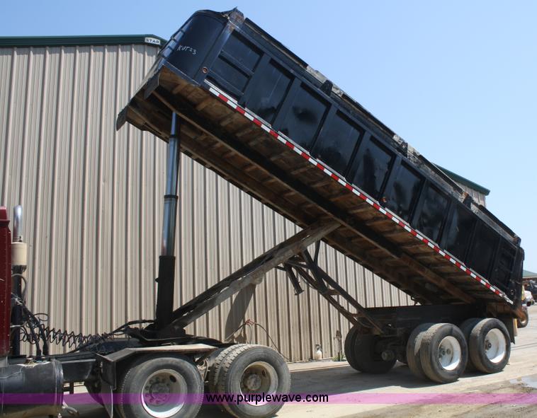 image for item B6848 1999 26' end dump trailer