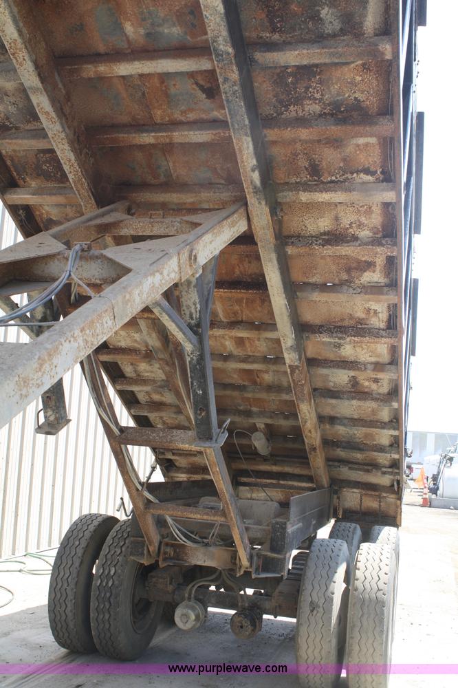 image for item B6848 1999 26' end dump trailer