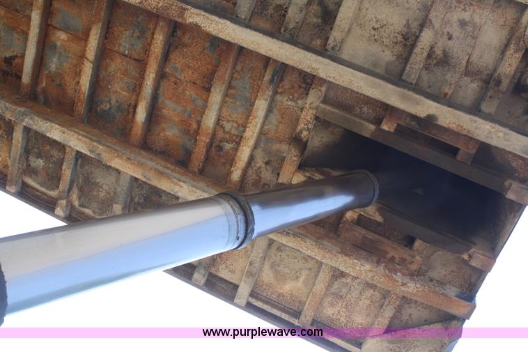 image for item B6848 1999 26' end dump trailer