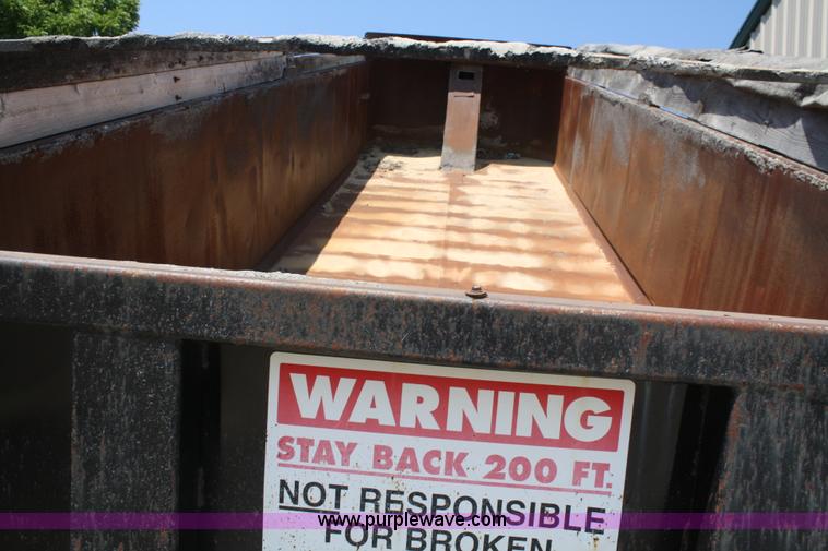 image for item B6848 1999 26' end dump trailer