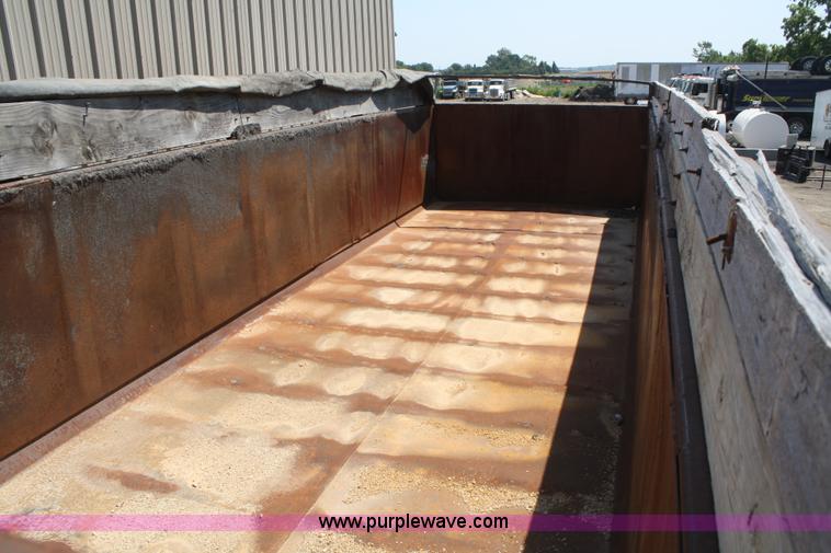 image for item B6848 1999 26' end dump trailer