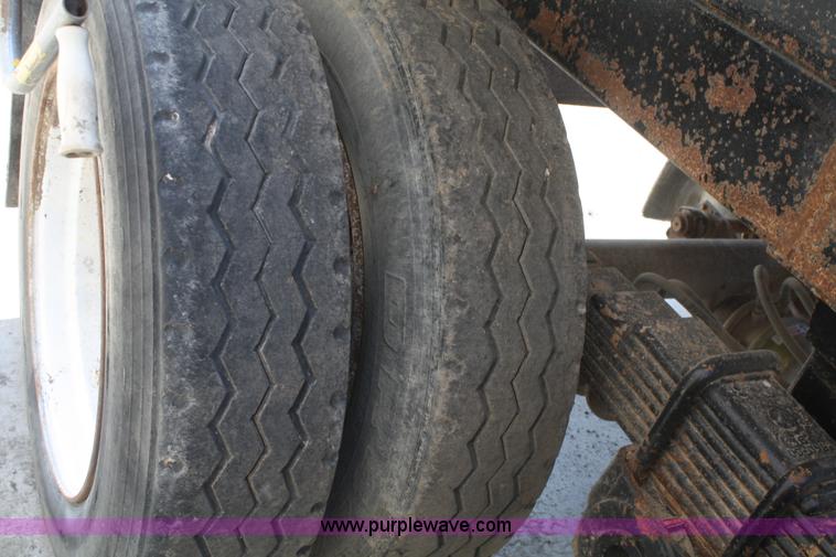 image for item B6848 1999 26' end dump trailer