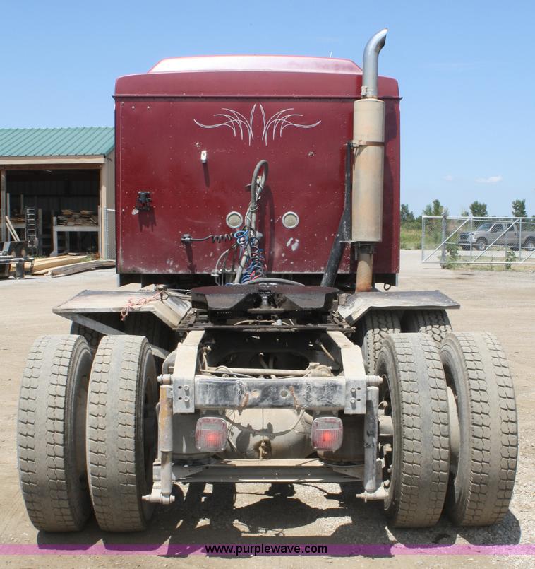 image for item B6849 1995 International 9400 semi truck