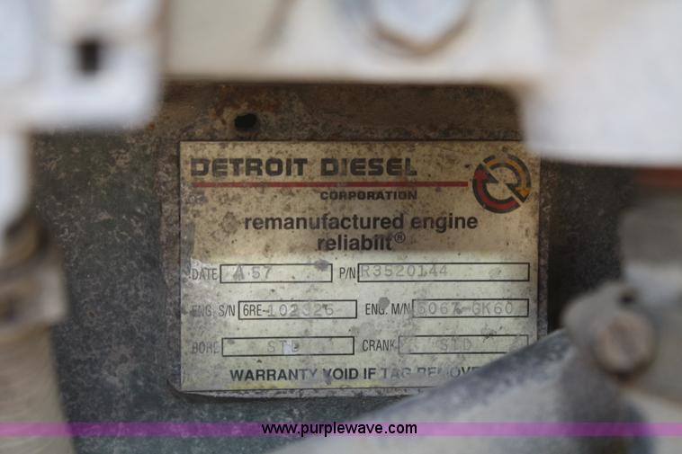 image for item B6849 1995 International 9400 semi truck