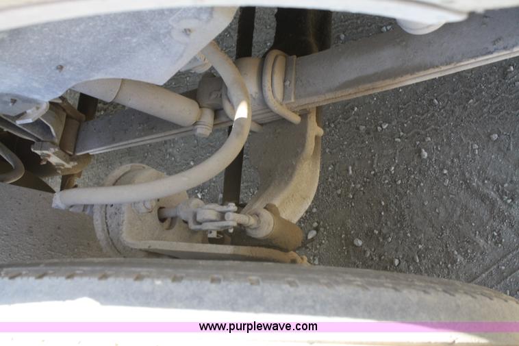 image for item B6849 1995 International 9400 semi truck