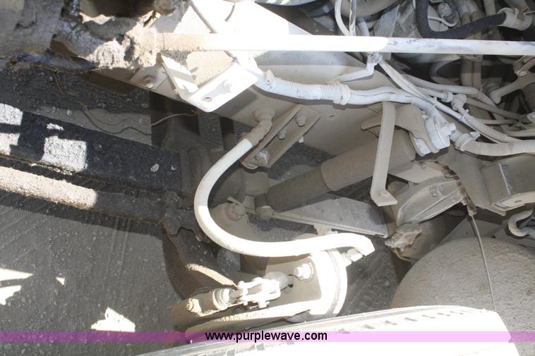 image for item B6849 1995 International 9400 semi truck