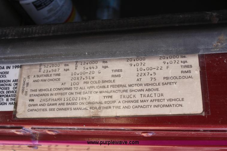 image for item B6849 1995 International 9400 semi truck