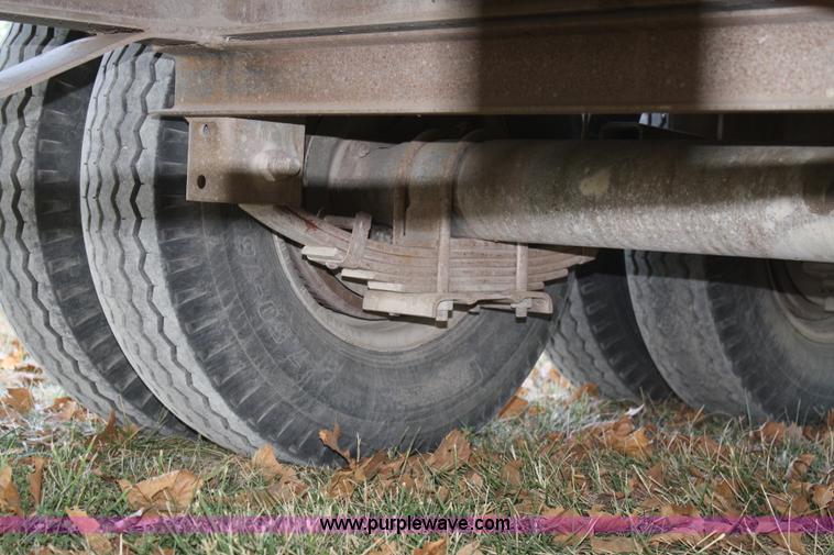 image for item B6850 2006 Performance tandem axle trailer