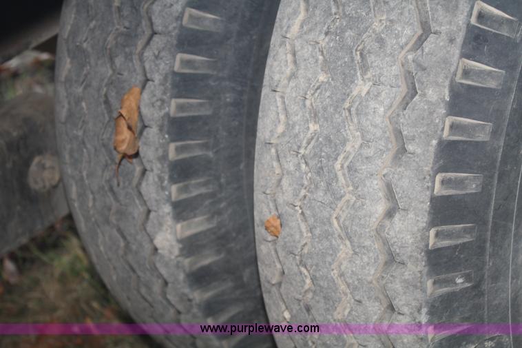 image for item B6850 2006 Performance tandem axle trailer