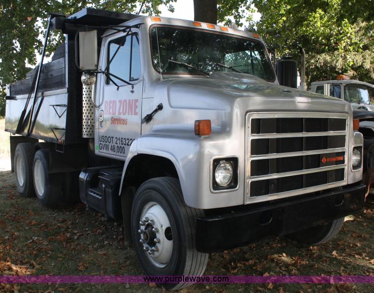 image for item B6851 1989 International 2375 dump truck