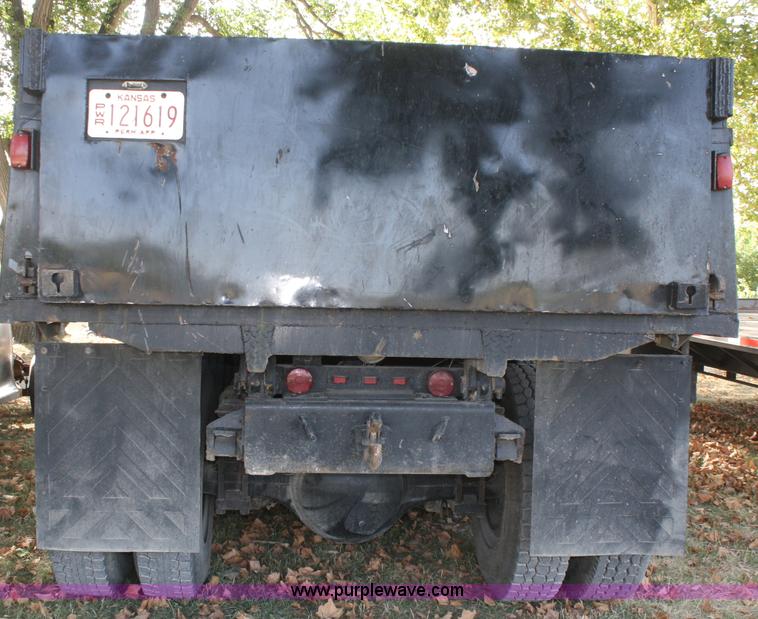 image for item B6851 1989 International 2375 dump truck