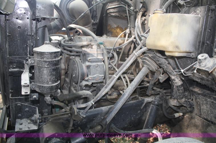 image for item B6851 1989 International 2375 dump truck