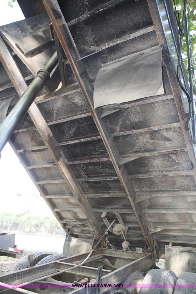 image for item B6851 1989 International 2375 dump truck