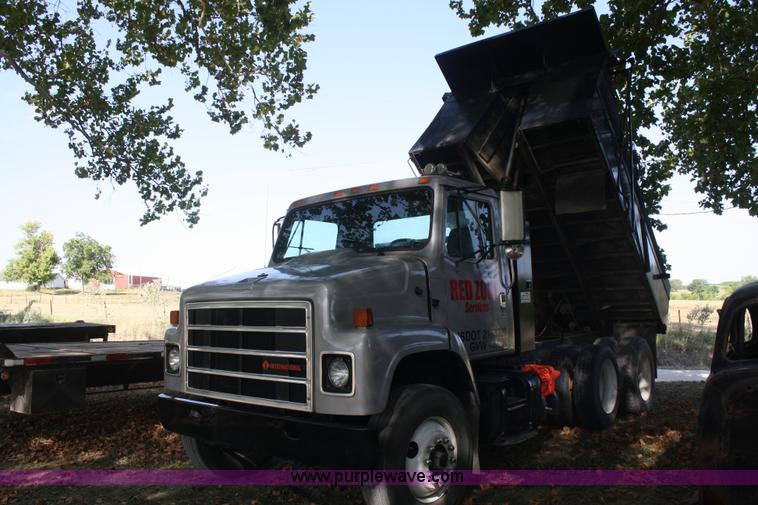 image for item B6851 1989 International 2375 dump truck