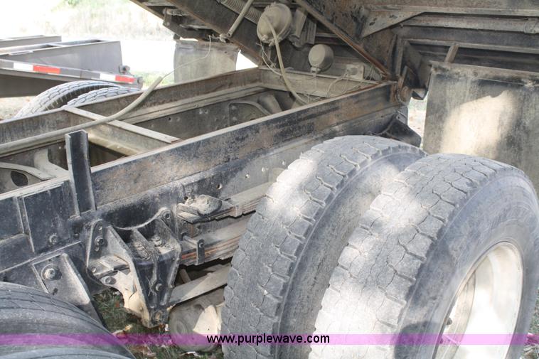 image for item B6851 1989 International 2375 dump truck