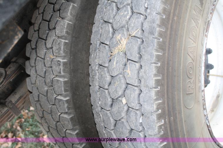 image for item B6851 1989 International 2375 dump truck