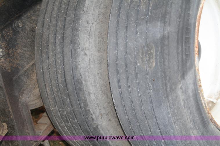 image for item B6851 1989 International 2375 dump truck