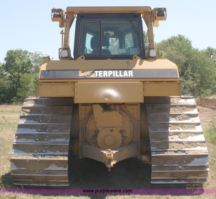 image for item B6853 2002 Caterpillar D6R LGP Series II dozer