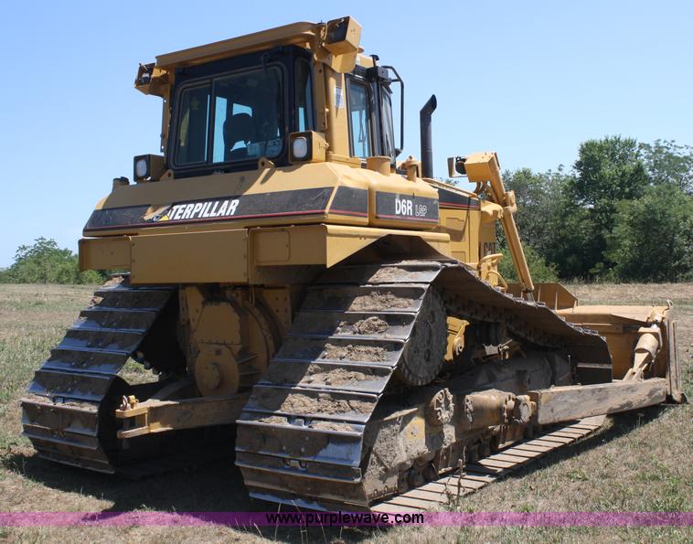 image for item B6853 2002 Caterpillar D6R LGP Series II dozer