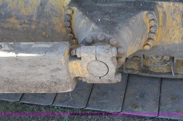image for item B6853 2002 Caterpillar D6R LGP Series II dozer