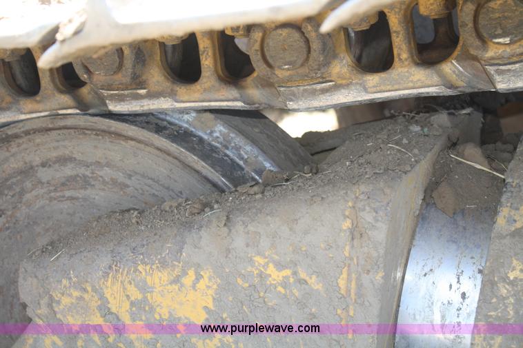 image for item B6853 2002 Caterpillar D6R LGP Series II dozer