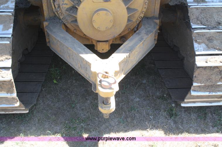 image for item B6853 2002 Caterpillar D6R LGP Series II dozer