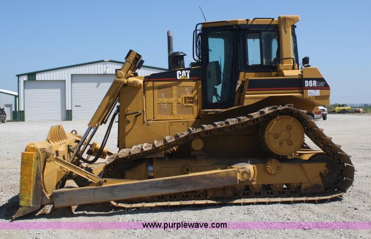 image for item B6854 1999 Caterpillar D6R LGP dozer